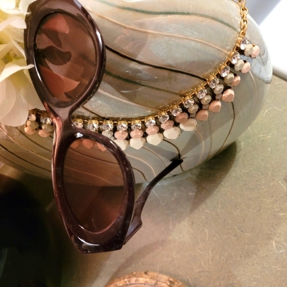 ✅PRADA🎶 🌹🌹 RARE COLOR COMBO, SUNGLASSES 😎 - Picture 5 of 7